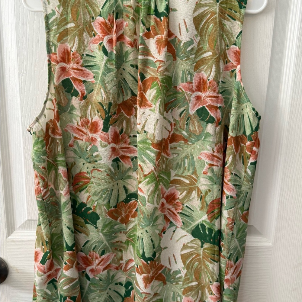 Rose & Olive Tropical Floral Sleeveless Blouse - Picture 4 of 4